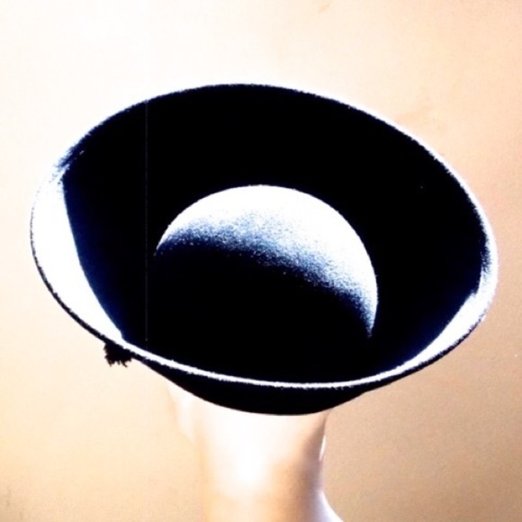 80s Vintage Adolfo Hat Gothic runway beaded cross - Picture 4 of 7